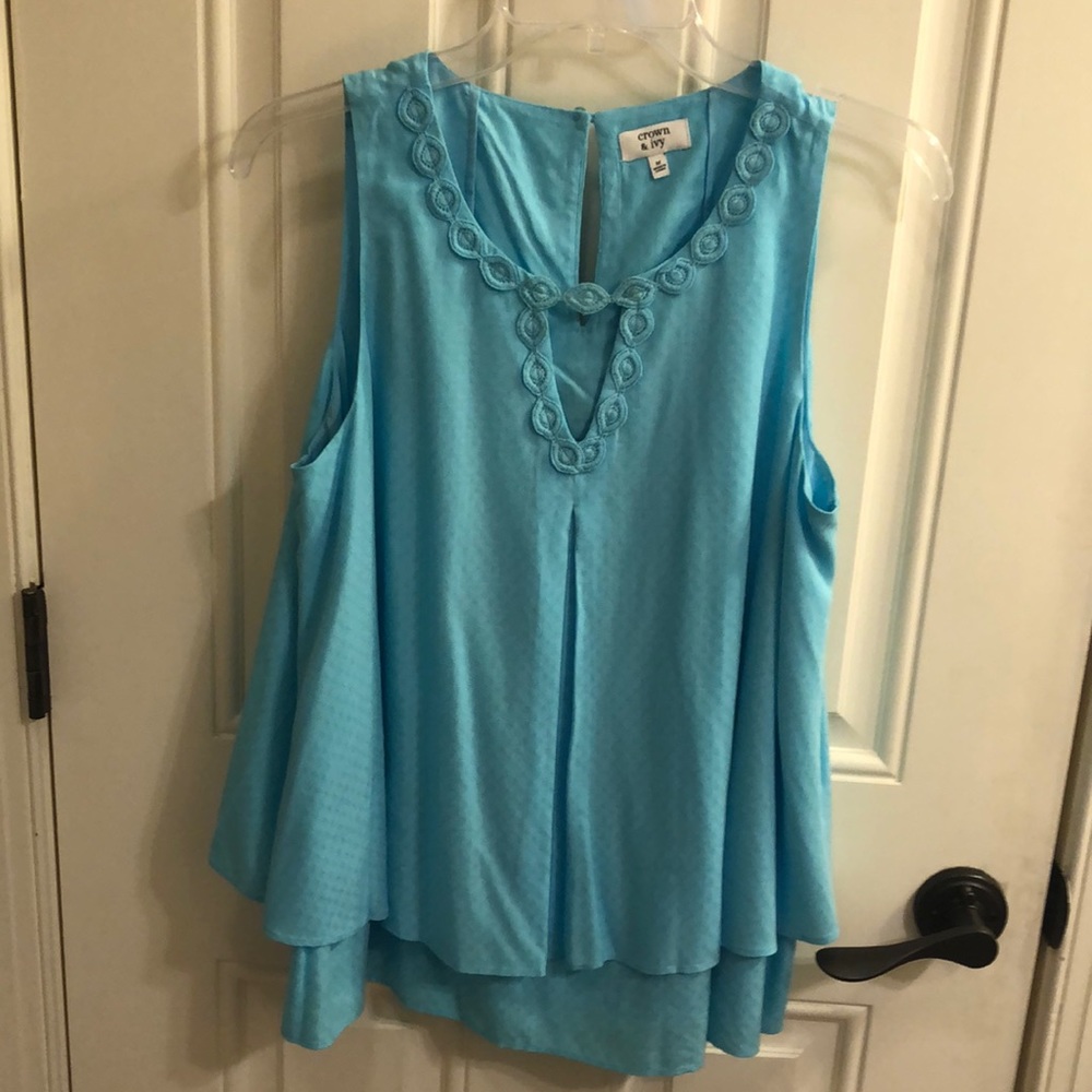 Crown and Ivy tank top sleeveless